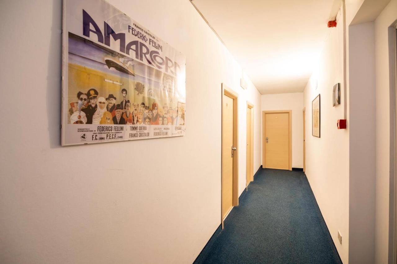 Hotel Ausonia B&B Римини Экстерьер фото