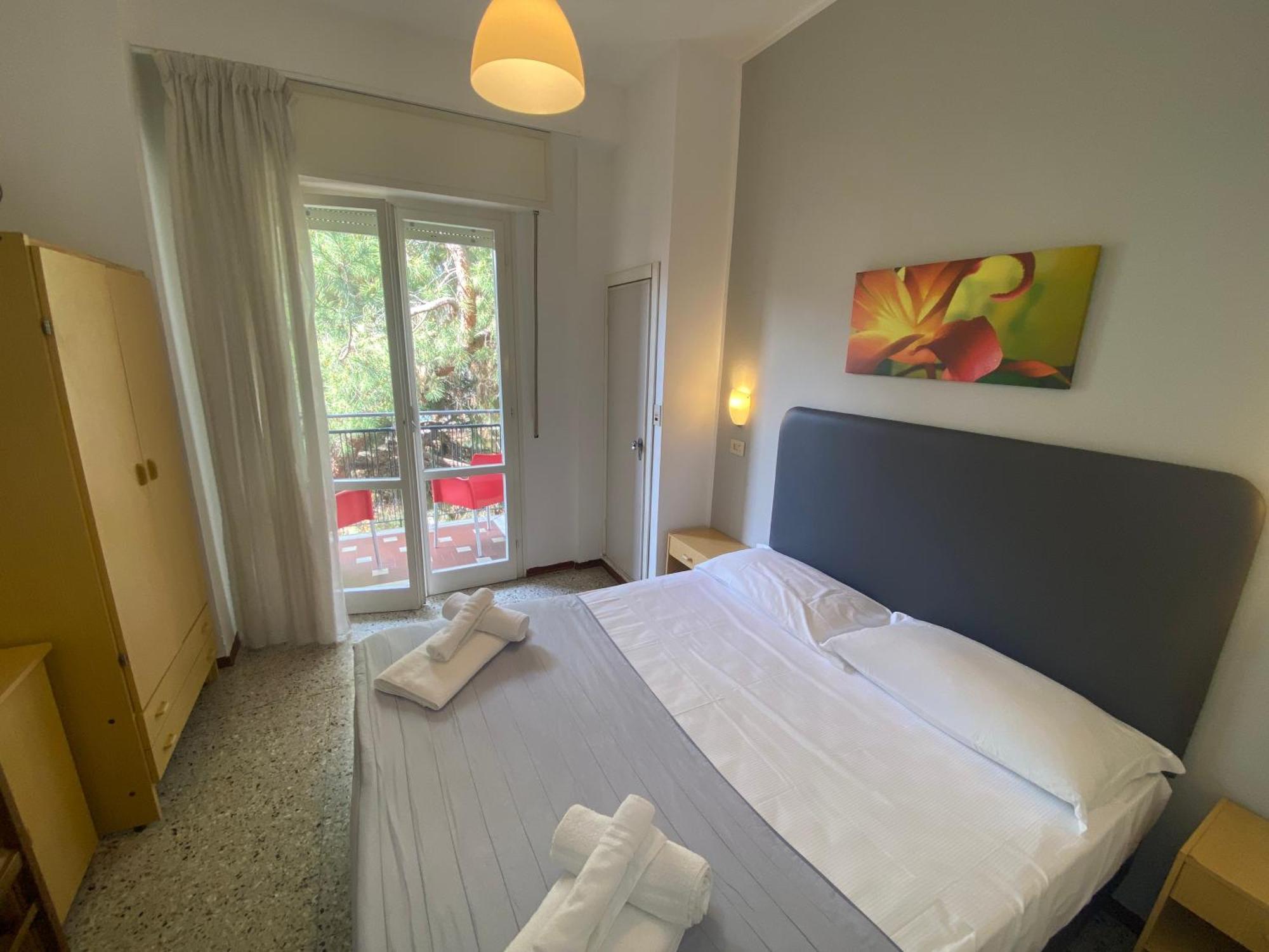 Hotel Ausonia B&B Римини Экстерьер фото