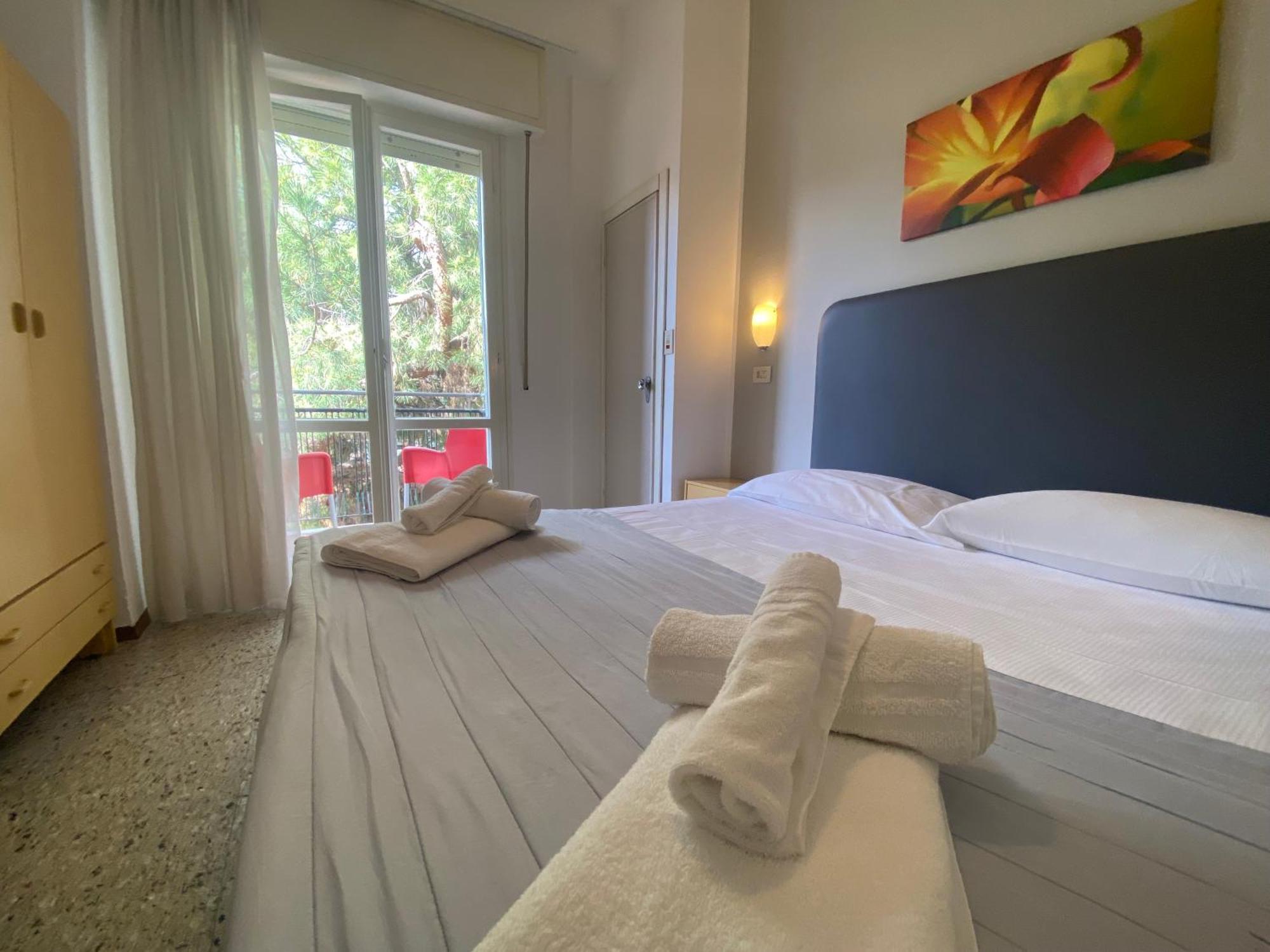 Hotel Ausonia B&B Римини Экстерьер фото