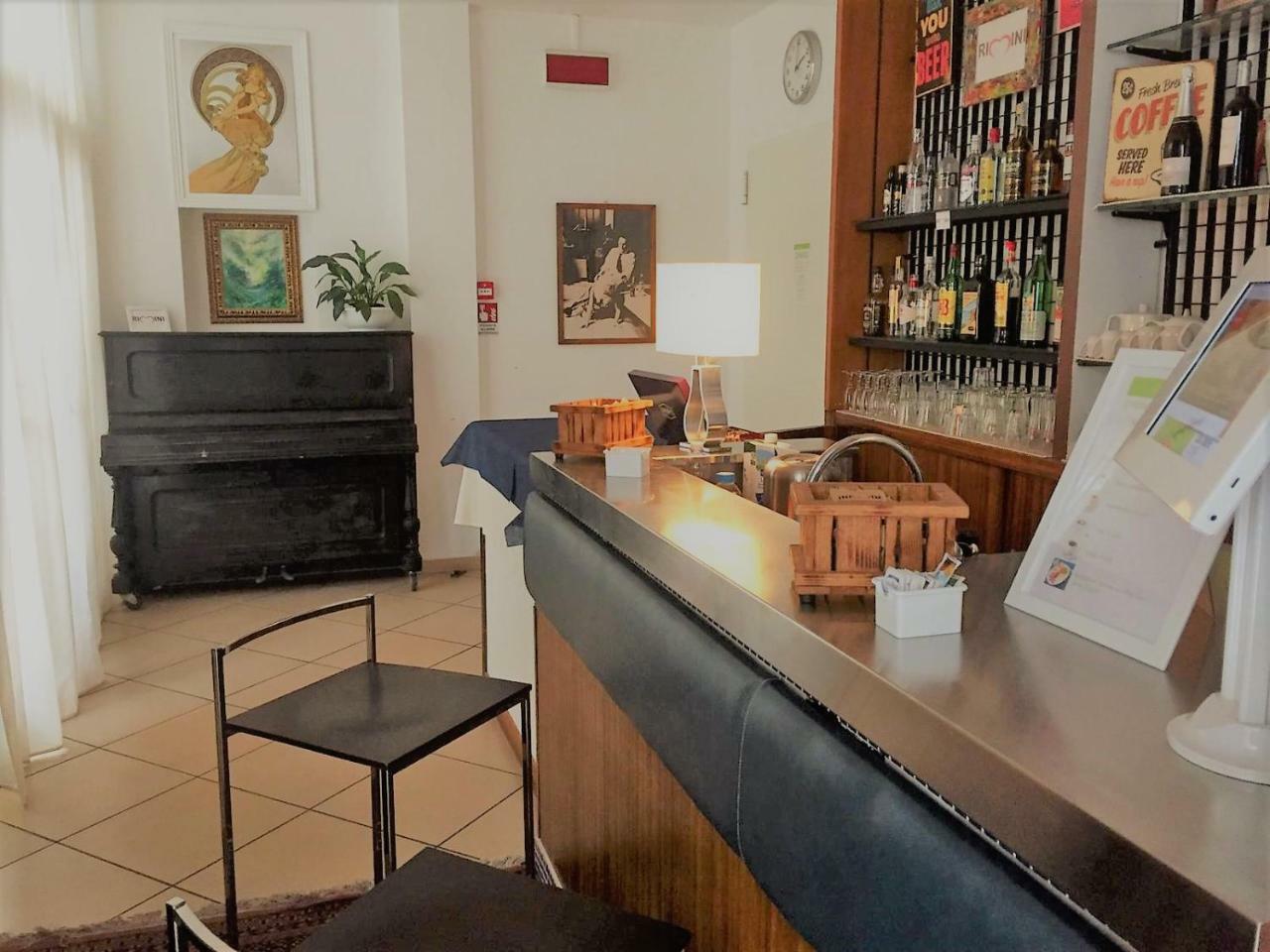 Hotel Ausonia B&B Римини Экстерьер фото